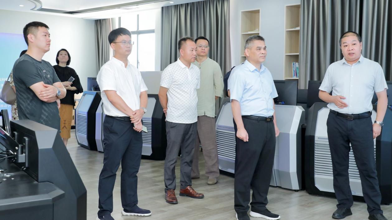 采购总监余爱云